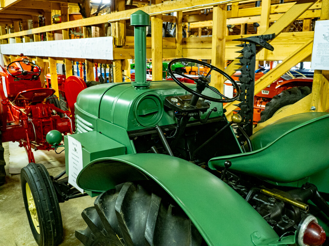 Itävaltalaisen 1952 Steyr 180 traktorin hallintalaitteet