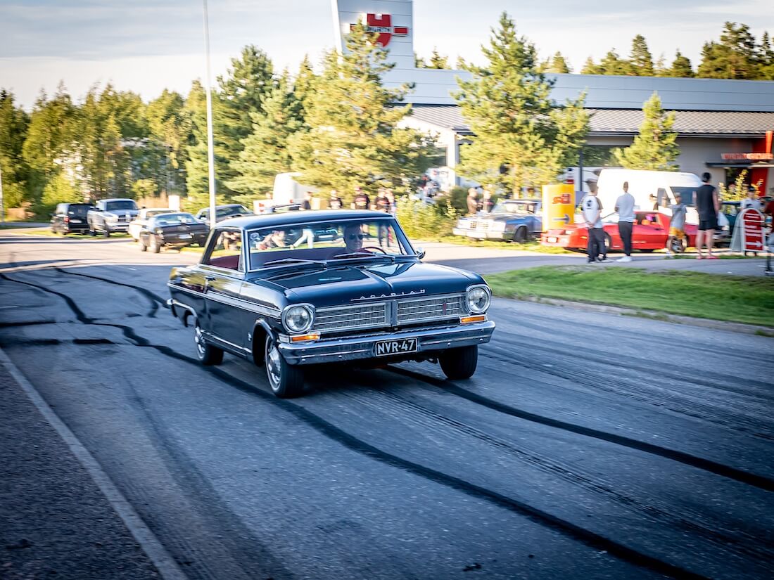 1963 Acadian Beaumont Sport Coupe 2d Hardtop kiihdyttää