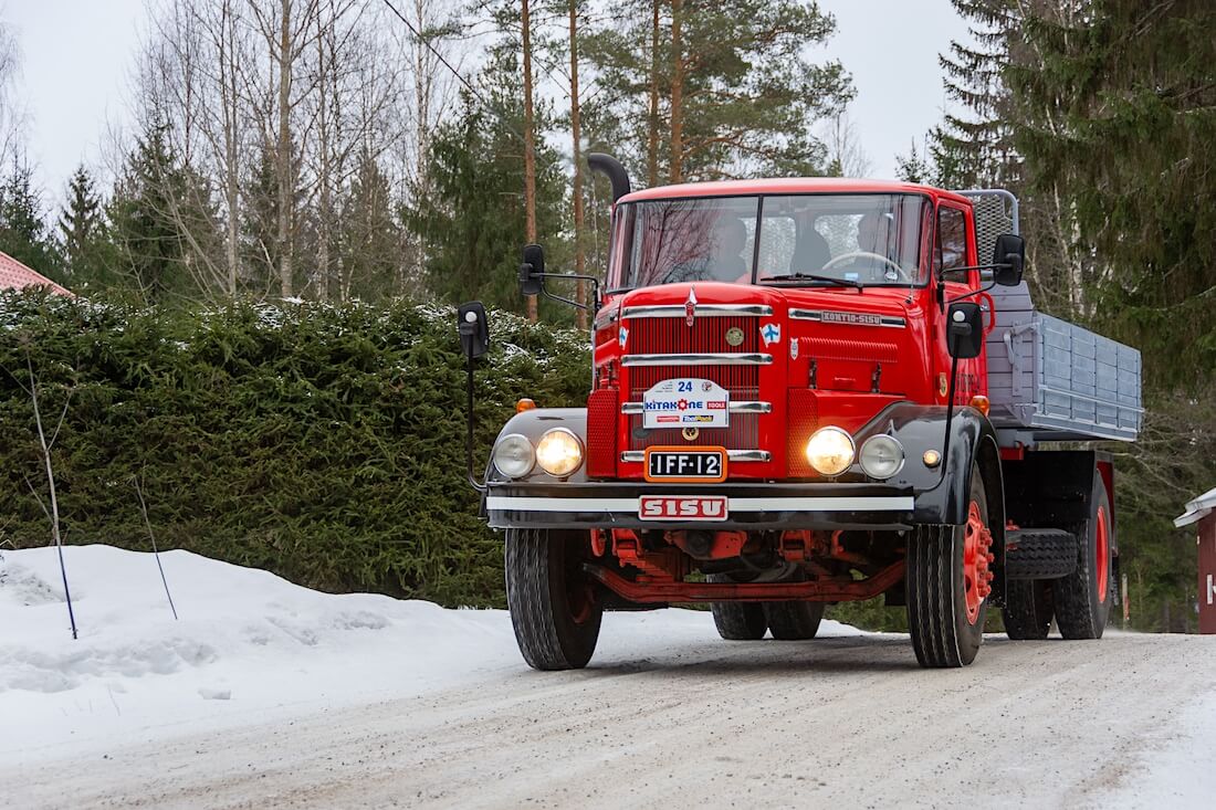 Punainen 1966 Kontio Sisu